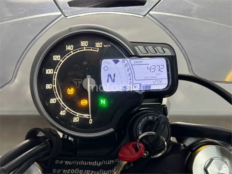 Triumph Speed 400 – Vista 13