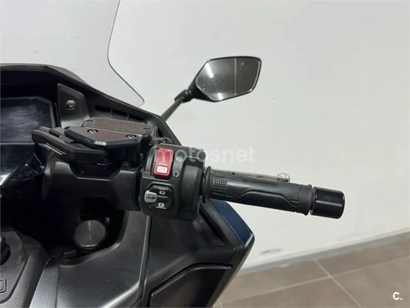 Honda Forza 750 – Vista 15