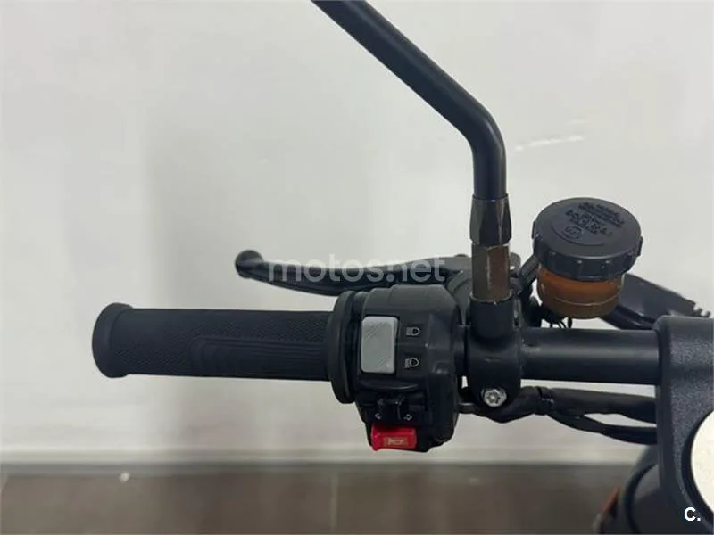 Husqvarna Vitpilen – Vista 12