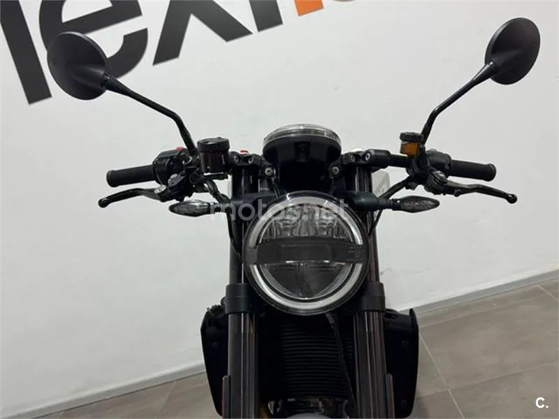 Husqvarna Vitpilen – Vista 9
