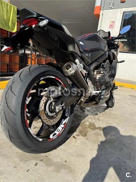 Honda CBR 650 R – Vista 3