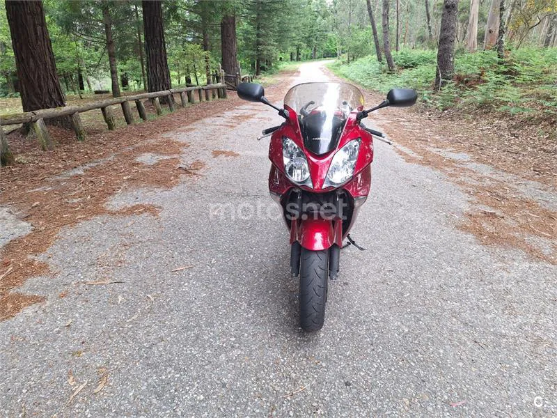 Honda VFR 800 F – Vista 4