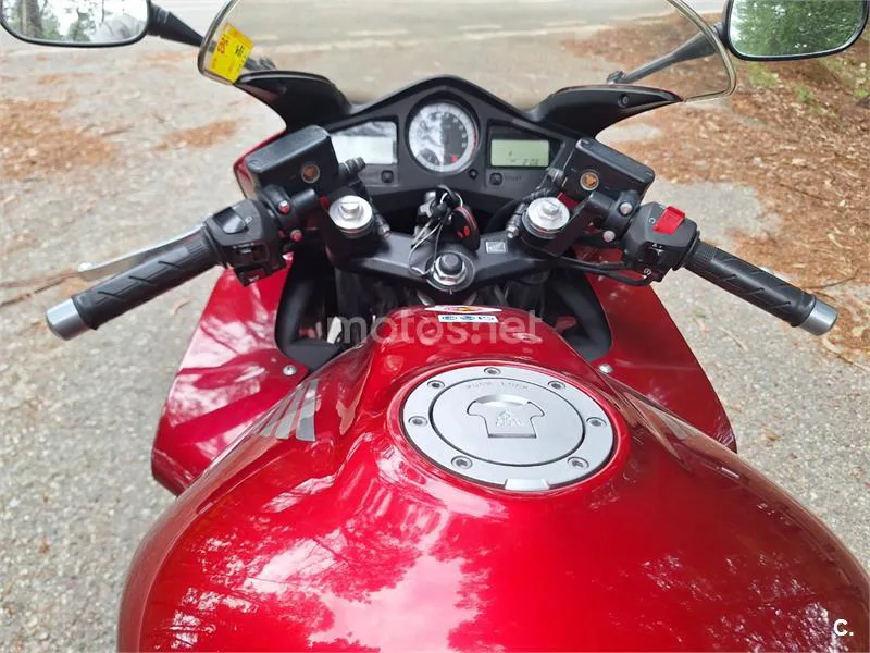 Honda VFR 800 F – Vista 10