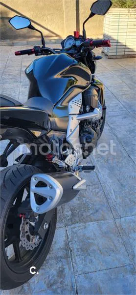 Kawasaki Z750 – Vista 4