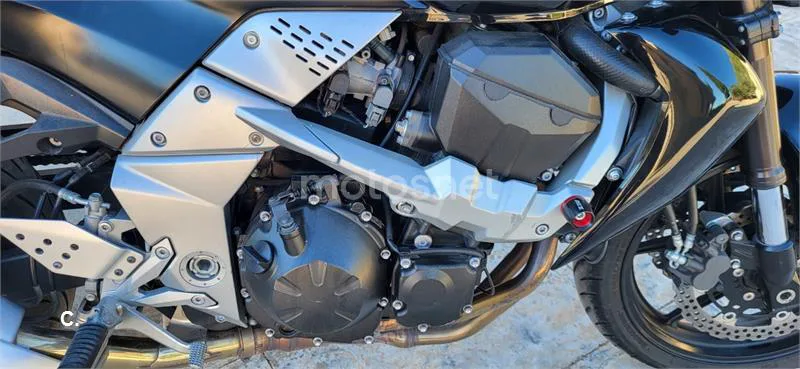 Kawasaki Z750 – Vista 8