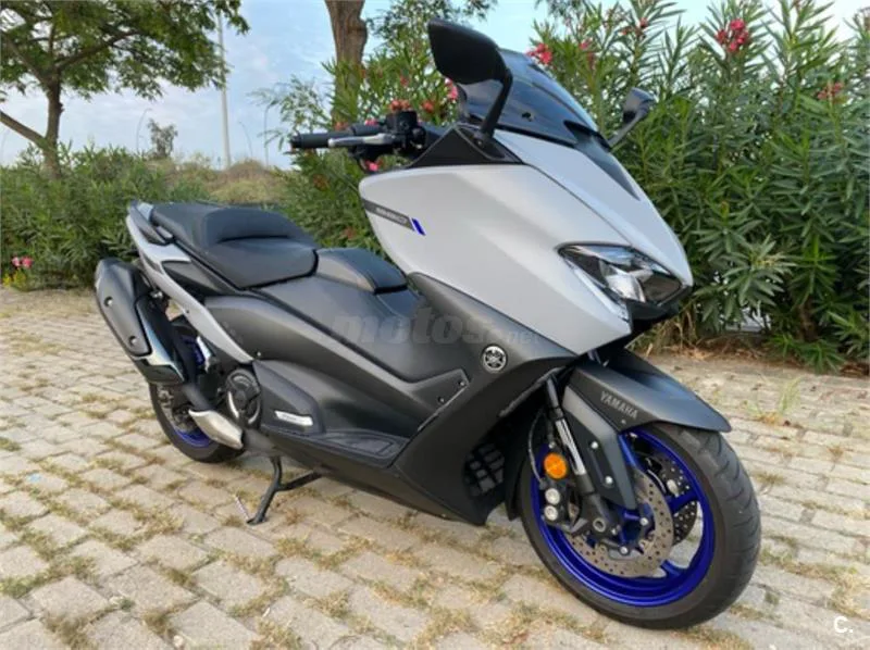 Yamaha TMAX 560 – Vista 3