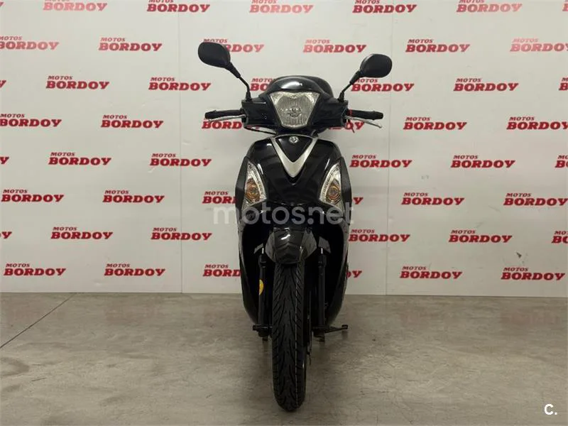 SYM Symphony ST 200i – Vista 3