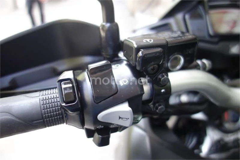 Honda VFR 800 X Crossrunner – Vista 12