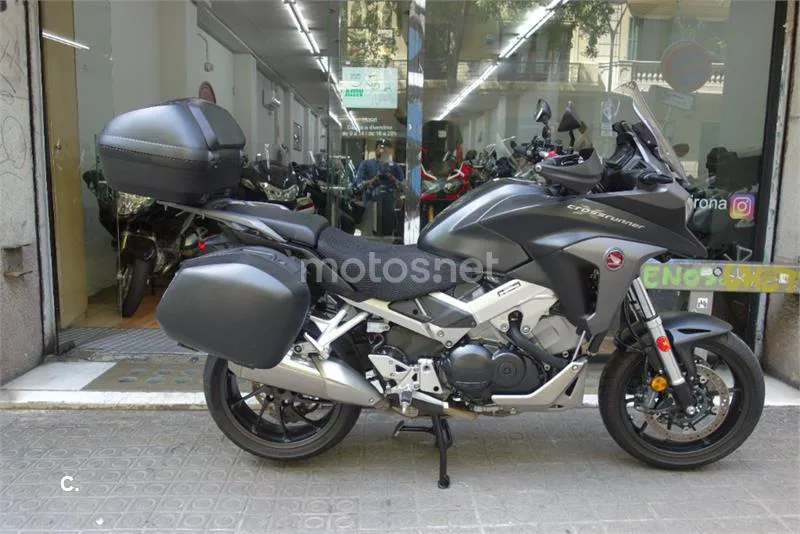 Honda VFR 800 X Crossrunner – Vista 25