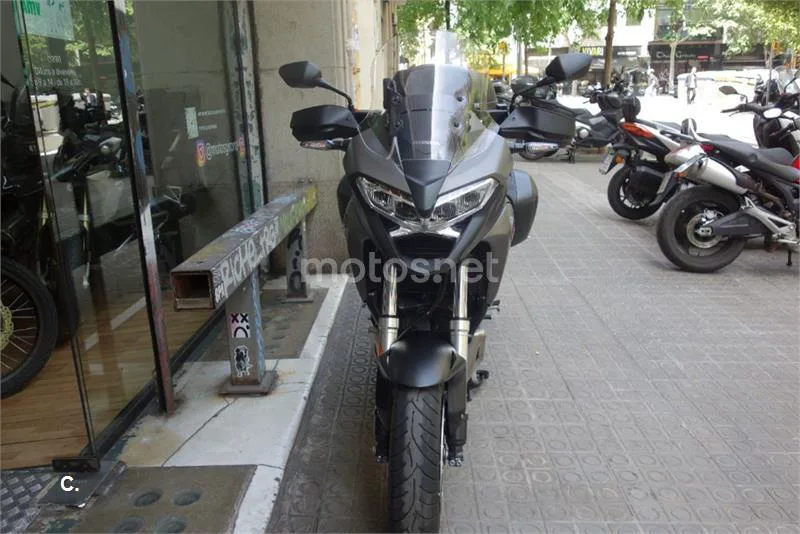 Honda VFR 800 X Crossrunner – Vista 7