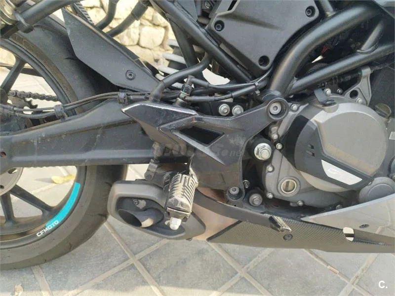 CFMOTO 300 SR – Vista 5