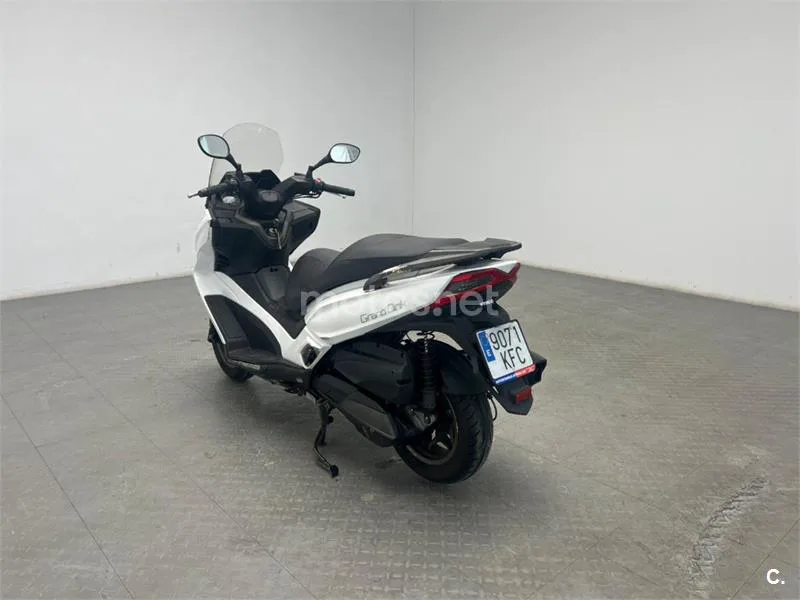 Kymco Grand Dink 300 – Vista 6