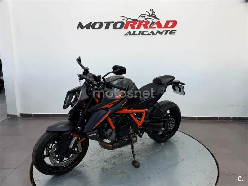 KTM 1390 Super Duke R – Vista 15