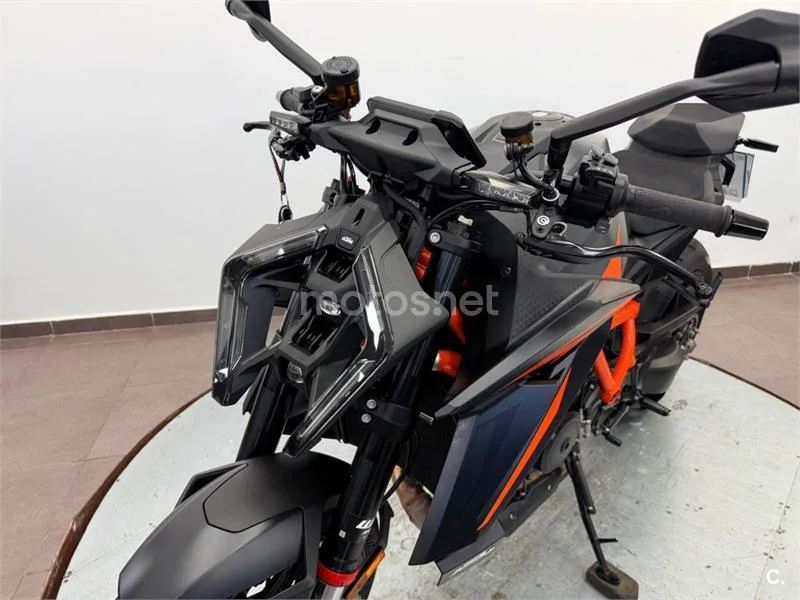 KTM 1390 Super Duke R – Vista 18