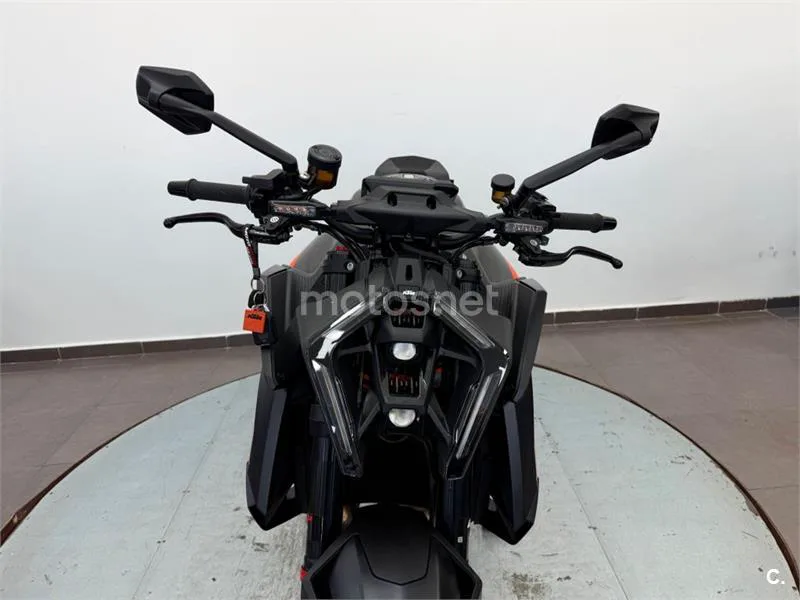 KTM 1390 Super Duke R – Vista 19