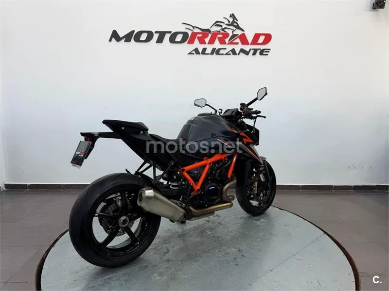 KTM 1390 Super Duke R – Vista 3