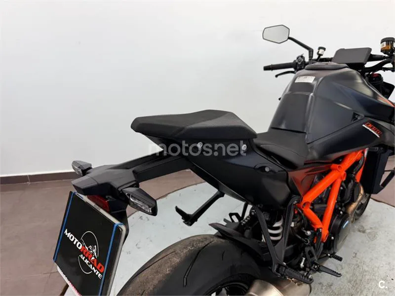 KTM 1390 Super Duke R – Vista 6