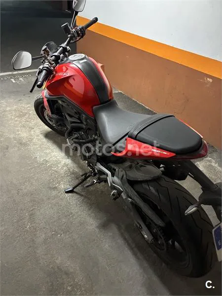 Ducati Monster – Vista 3