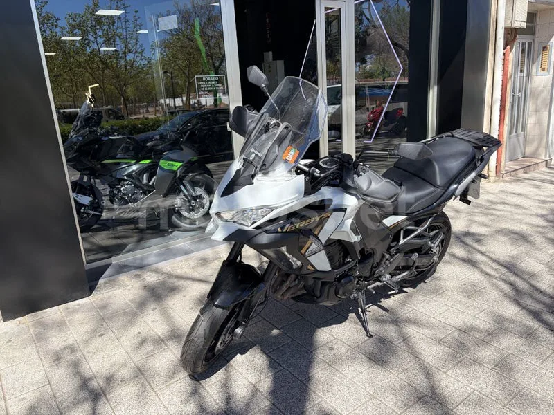 Kawasaki Versys 1100 – Vista 4