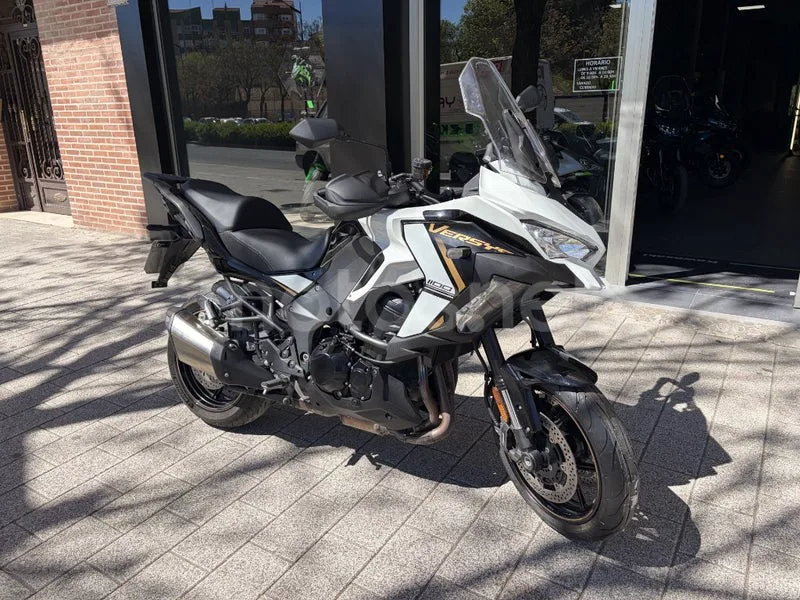 Kawasaki Versys 1100 – Vista 6