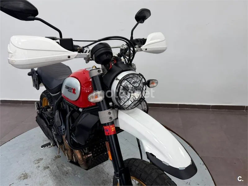 Ducati Scrambler – Vista 20
