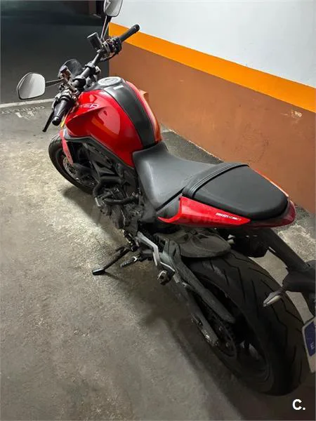 Ducati Monster – Vista 3