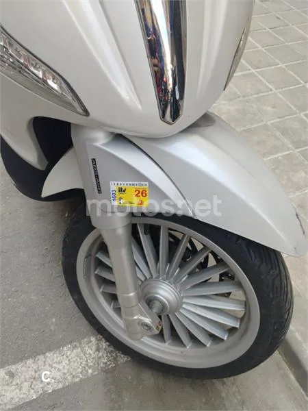 Piaggio Beverly 300 – Vista 5