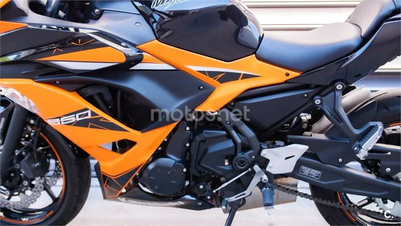 Kawasaki Ninja 650 – Vista 17
