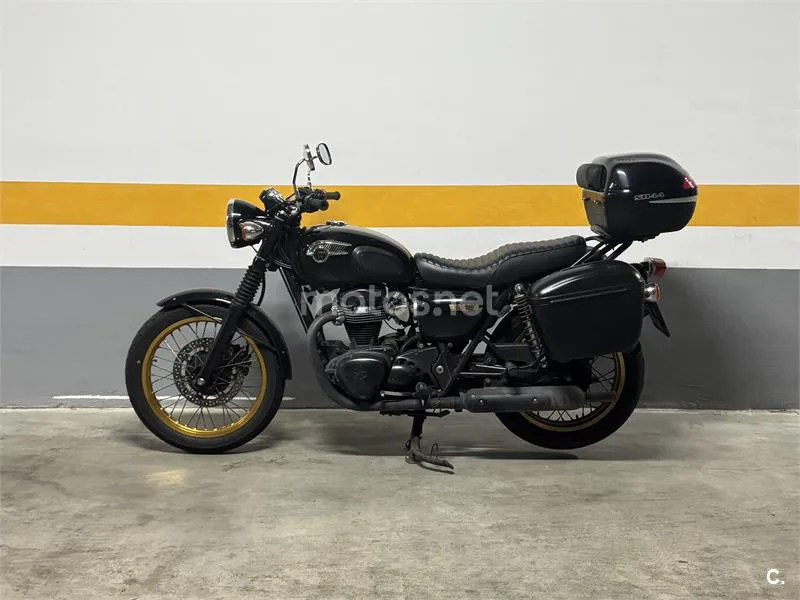 Kawasaki W800 – Vista 13