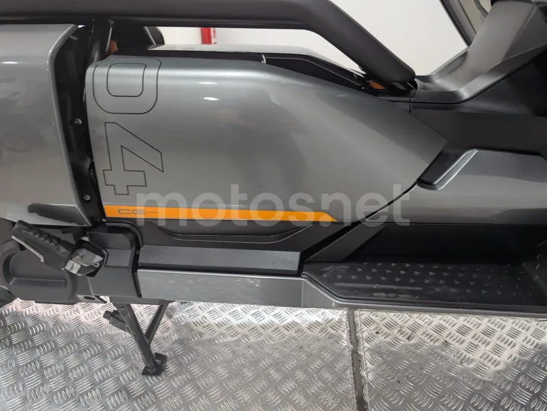 BMW CE 04 - Vista 20
