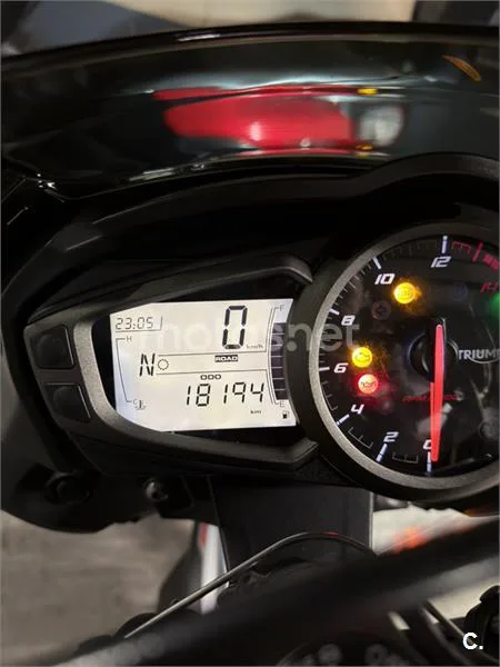 Triumph Street Triple – Vista 5