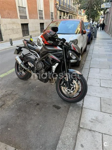 Triumph Street Triple – Vista 10