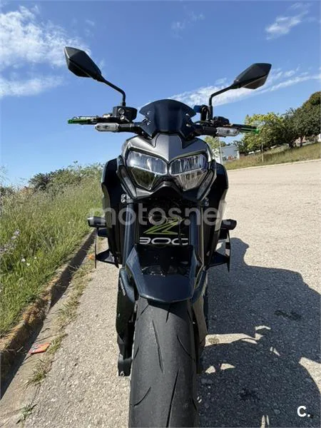 Kawasaki Z 900 – Vista 9