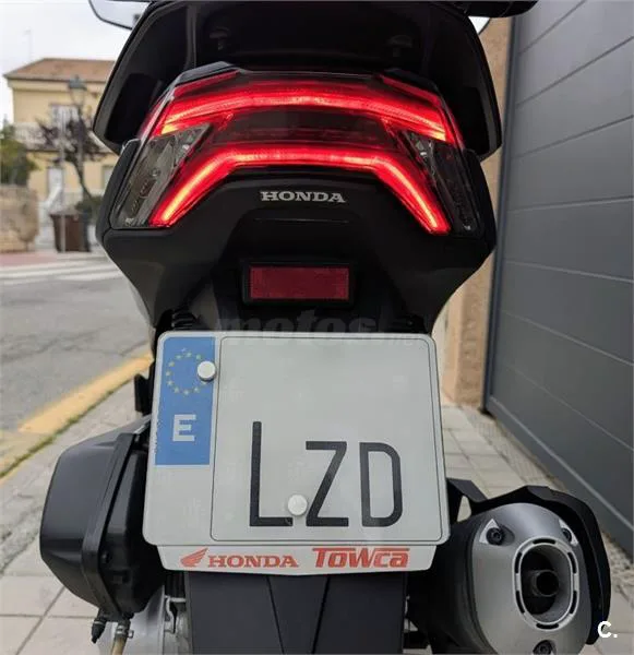 Honda PCX 125 – Vista 4