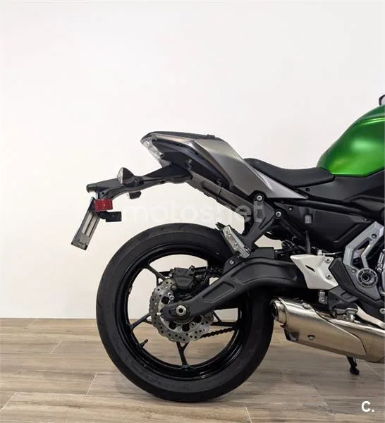 Kawasaki Z650 – Vista 3