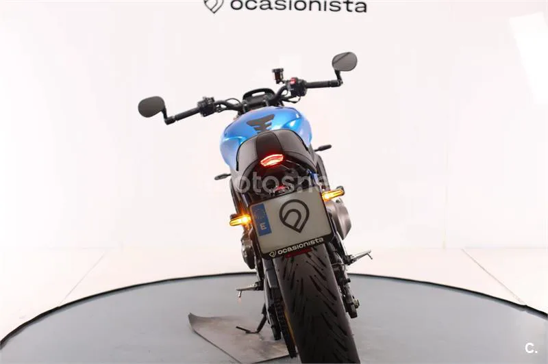 Yamaha XSR 900 – Vista 9