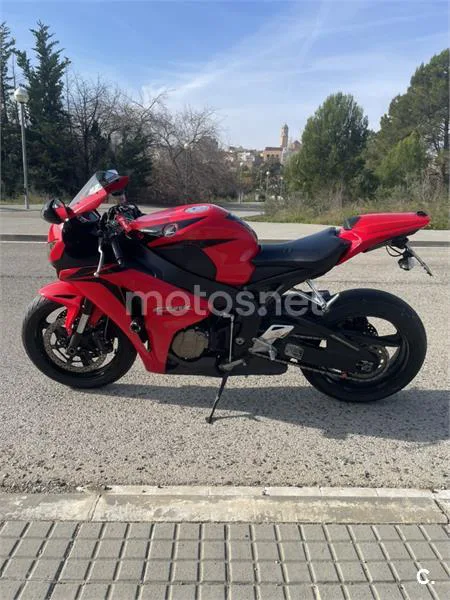 Honda CBR 1000RR Fireblade – Vista 3