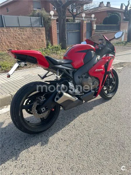 Honda CBR 1000RR Fireblade – Vista 8