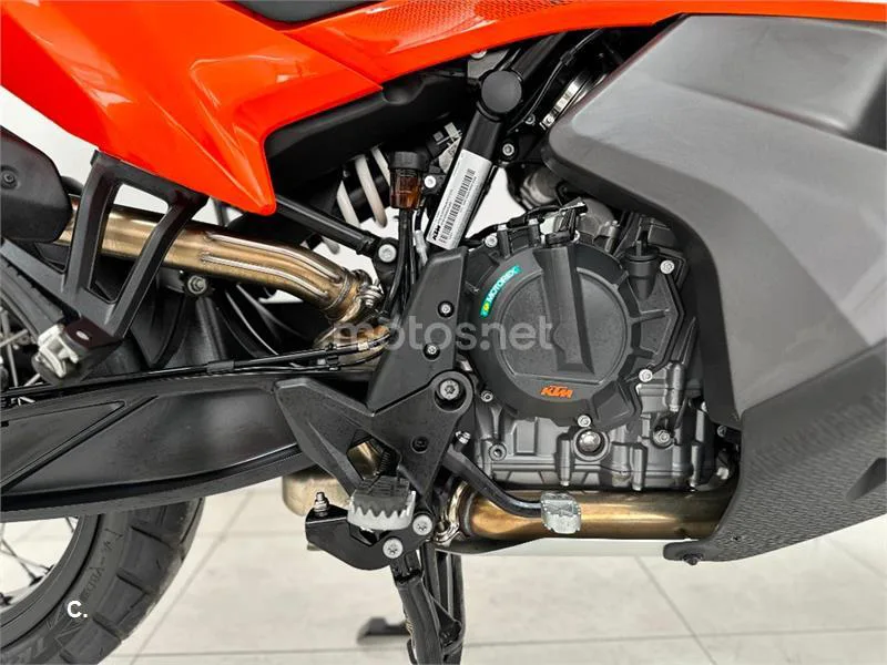 KTM 890 – Vista 11
