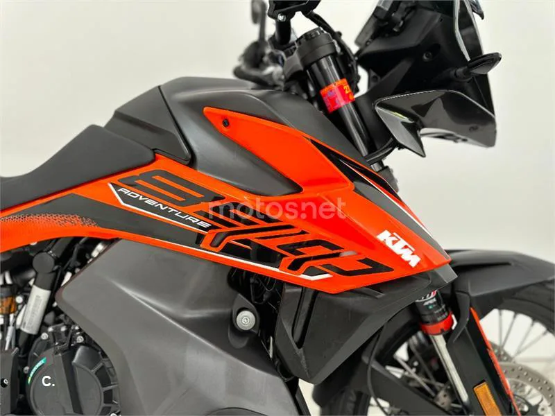 KTM 890 – Vista 12