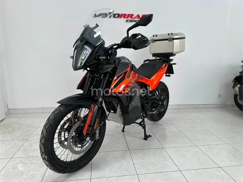 KTM 890 – Vista 3