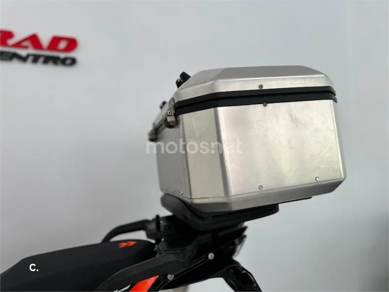 KTM 890 – Vista 29
