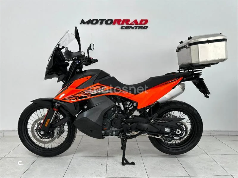 KTM 890 – Vista 4