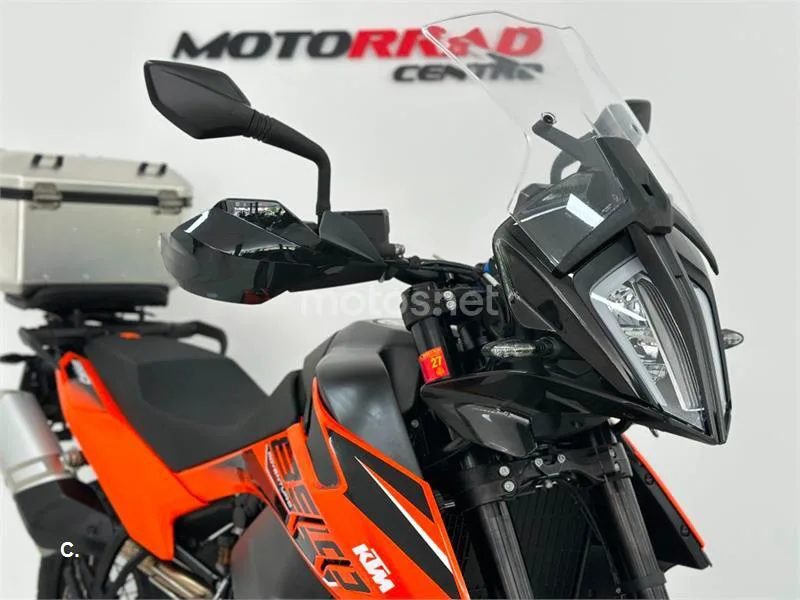 KTM 890 – Vista 7