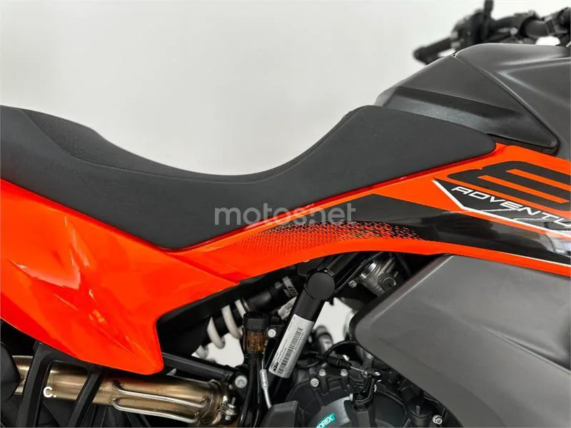 KTM 890 – Vista 10