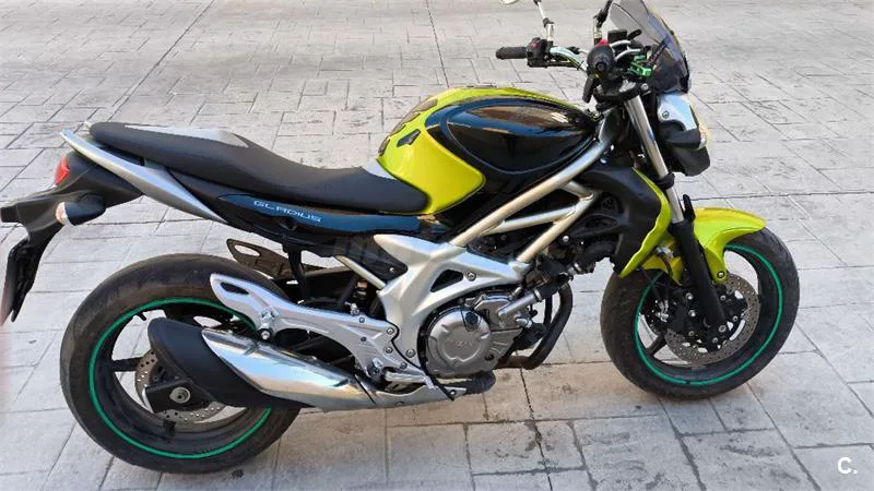 Suzuki Gladius 650 – Vista 3