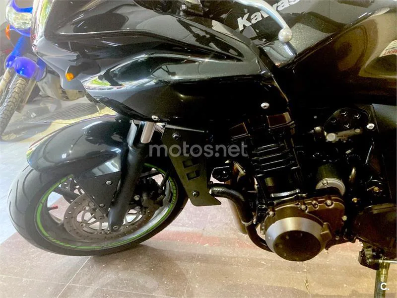 Kawasaki Z750 – Vista 13