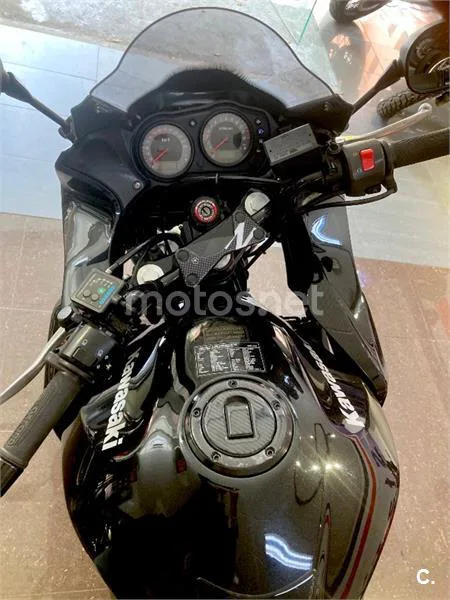 Kawasaki Z750 – Vista 17