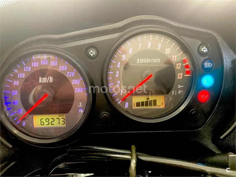 Kawasaki Z750 – Vista 8