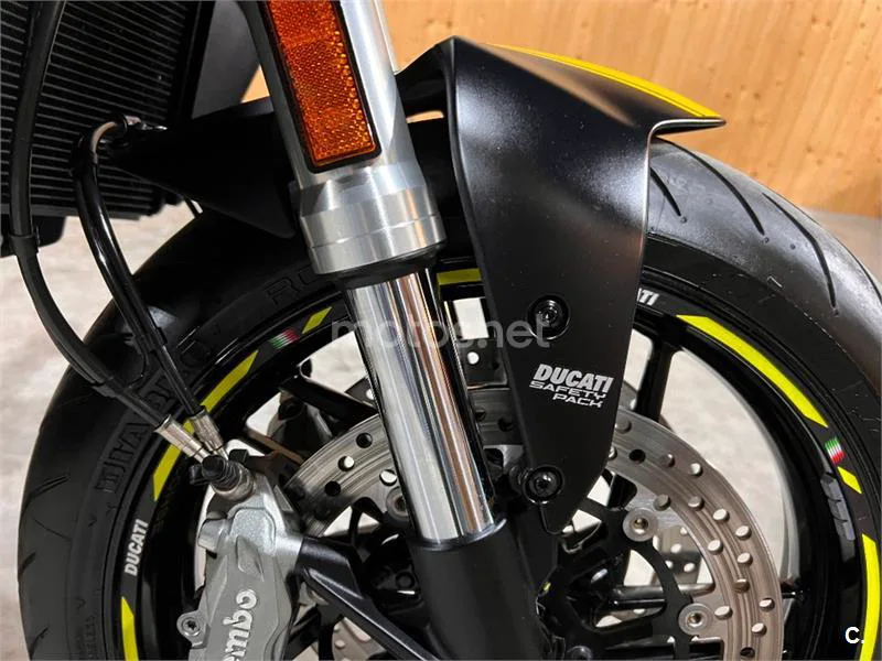 Ducati Monster 821 – Vista 20